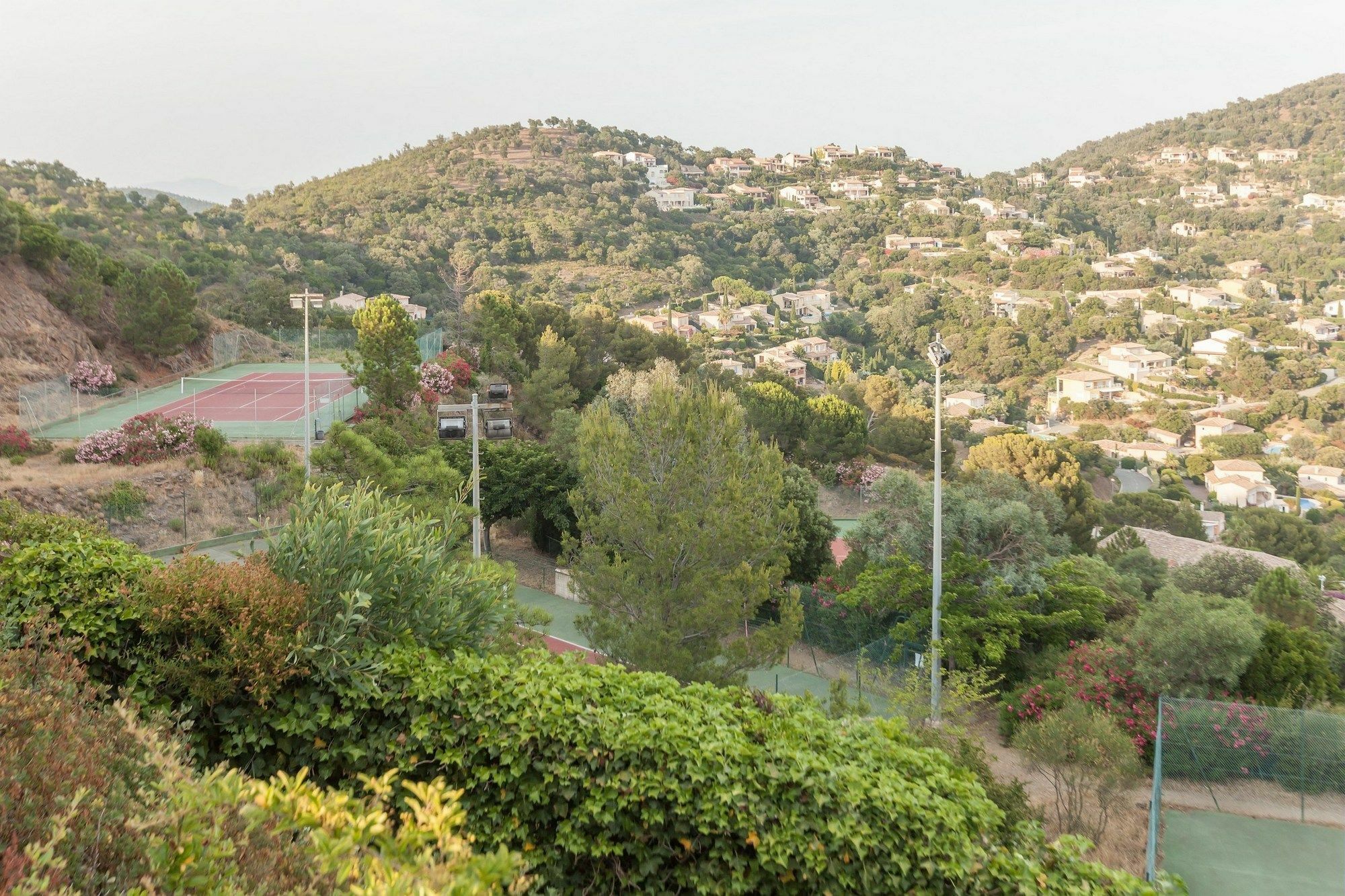 Residence Pierre & Vacances Les Terrasses Des Issambres เลอิสซ็องเบรอ ภายนอก รูปภาพ