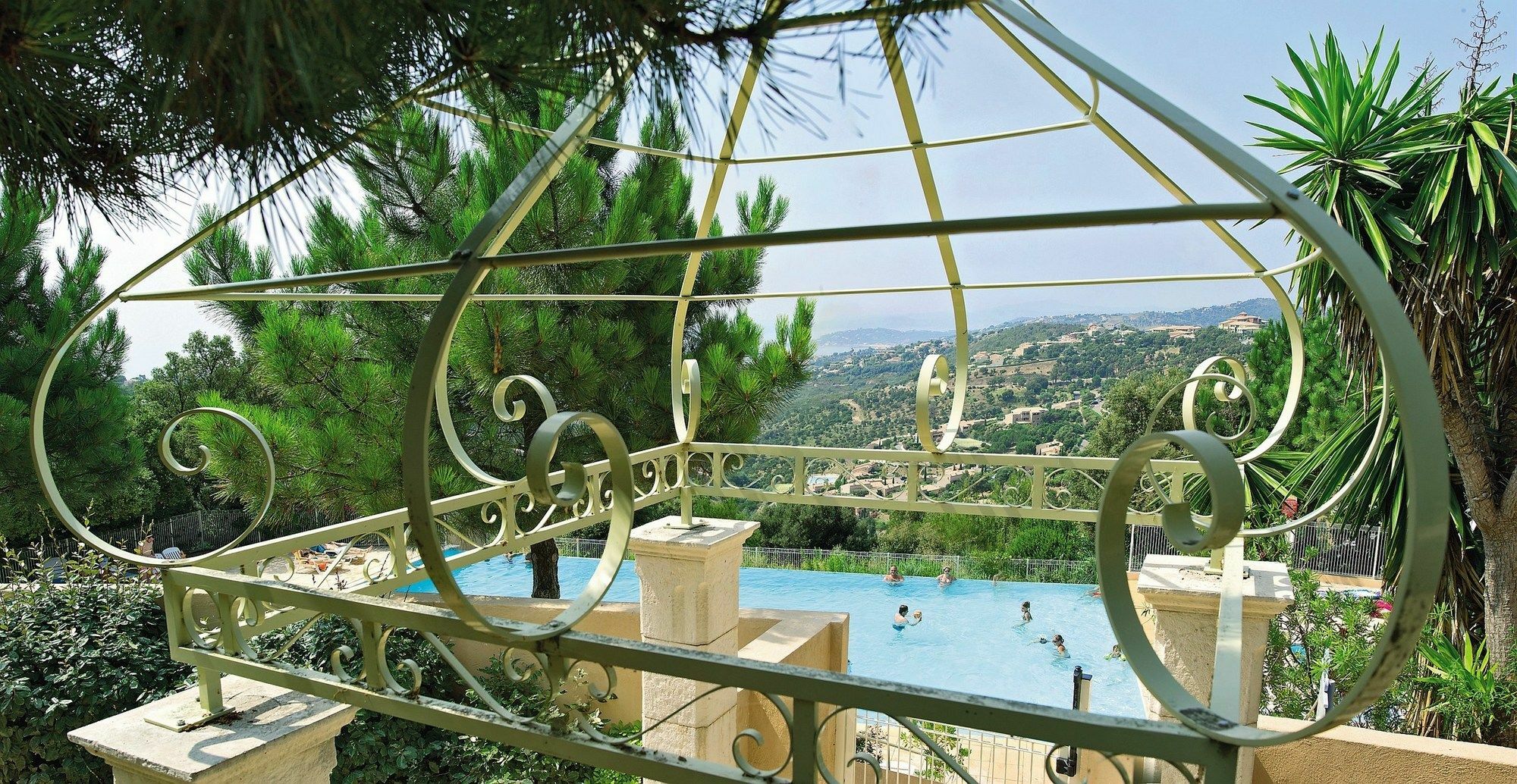 Residence Pierre & Vacances Les Terrasses Des Issambres เลอิสซ็องเบรอ ภายนอก รูปภาพ