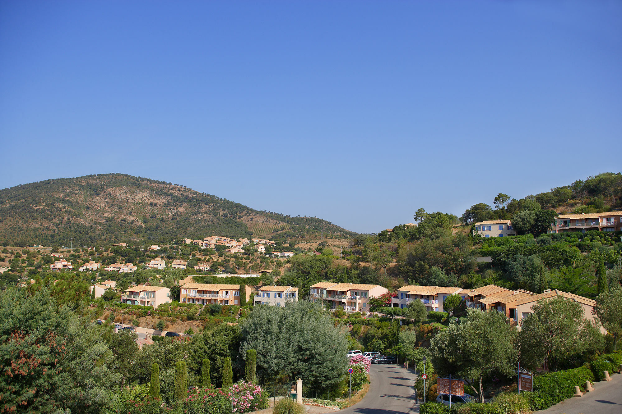 Residence Pierre & Vacances Les Terrasses Des Issambres เลอิสซ็องเบรอ ภายนอก รูปภาพ