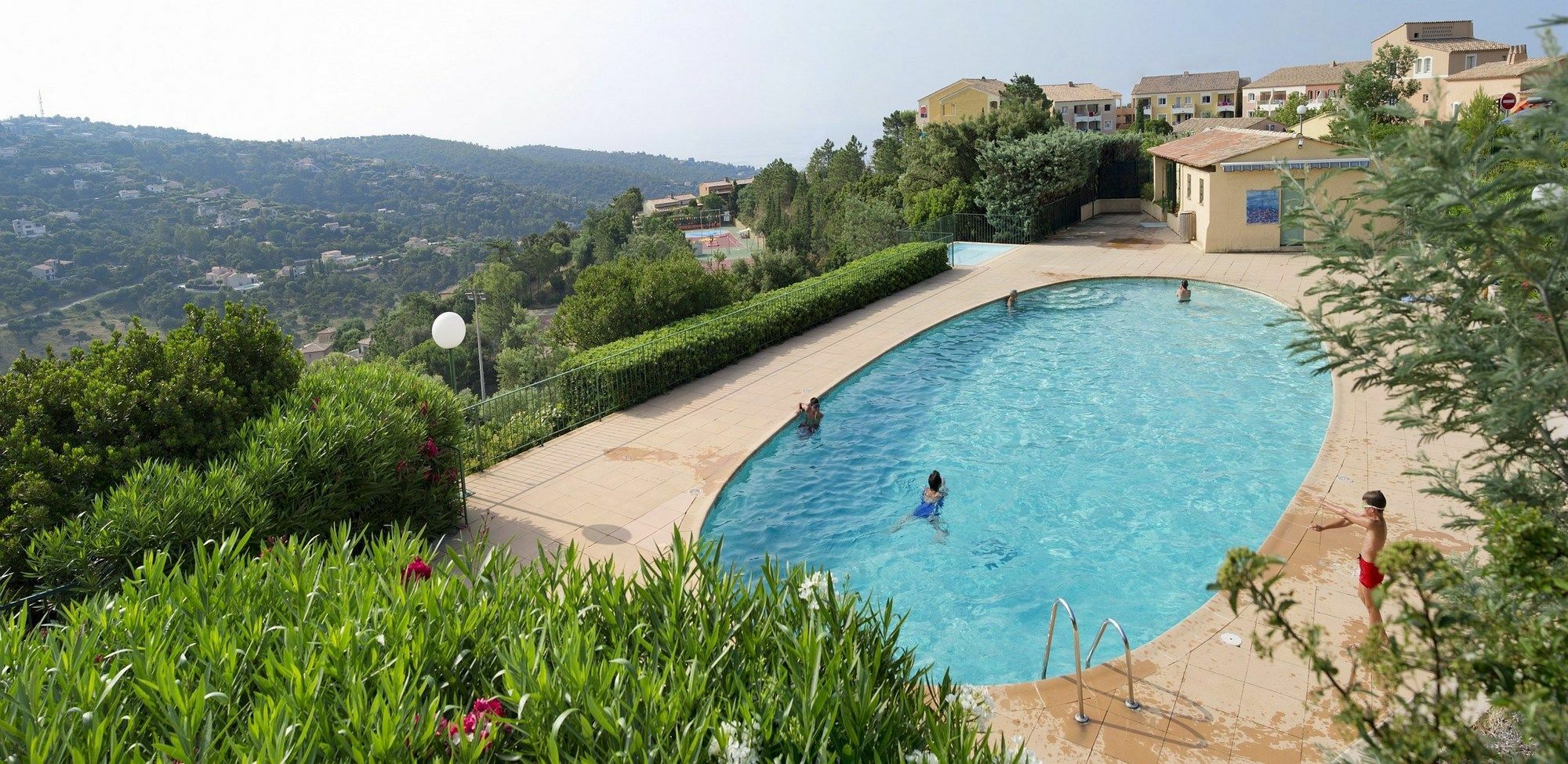 Residence Pierre & Vacances Les Terrasses Des Issambres เลอิสซ็องเบรอ ภายนอก รูปภาพ