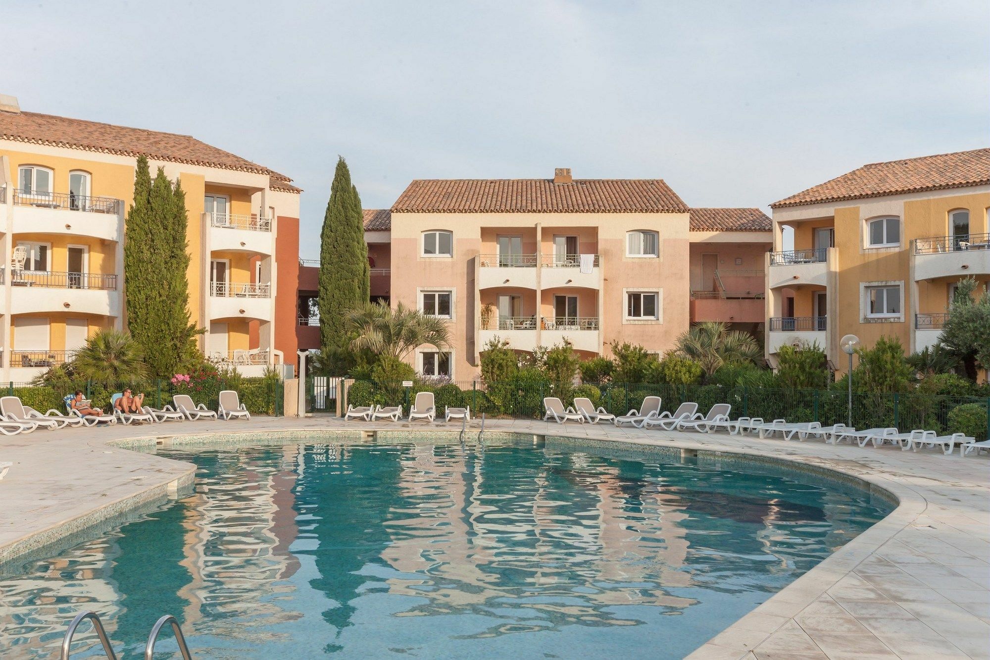 Residence Pierre & Vacances Les Terrasses Des Issambres เลอิสซ็องเบรอ ภายนอก รูปภาพ